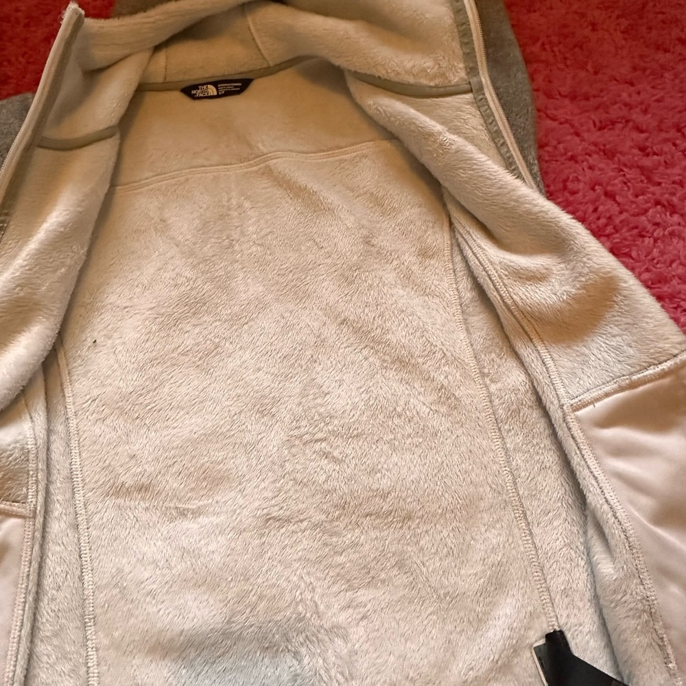 Woman’s North Face Sweater Fleece - Picture 3 of 11